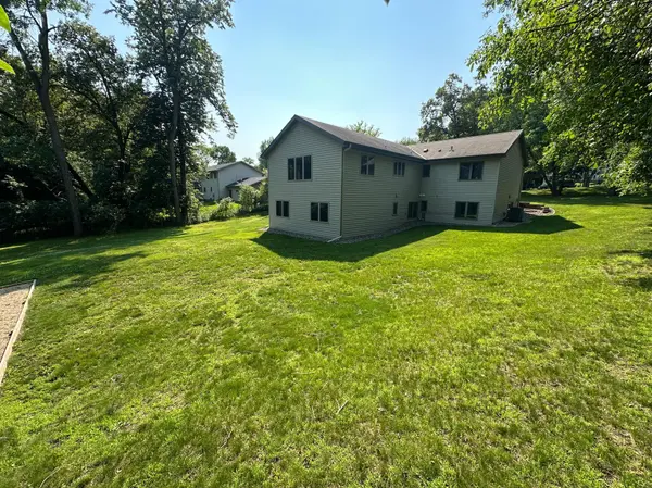 9 Nakota DR NE, Spicer, MN 56288