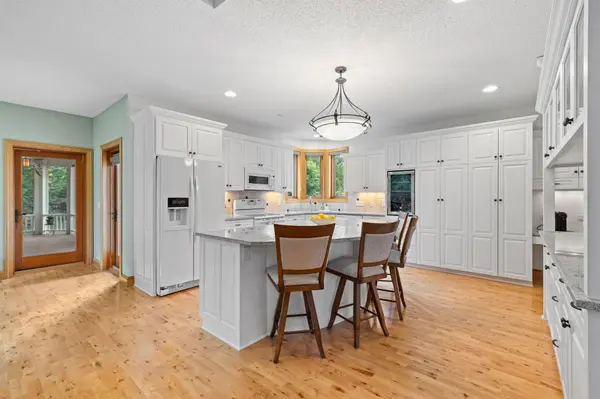 4854 Linden TRL N, Lake Elmo, MN 55042