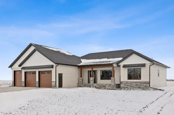 1555 72nd AVE S, Fargo, ND 58104