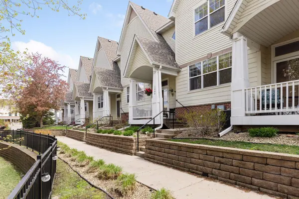 1649 Arona ST #6, Falcon Heights, MN 55108