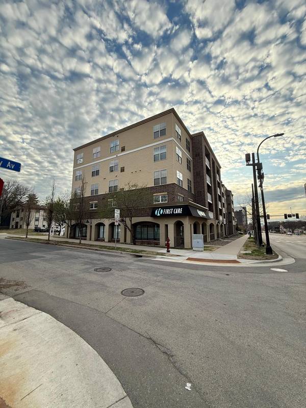2900 University AVE SE #402, Minneapolis, MN 55414
