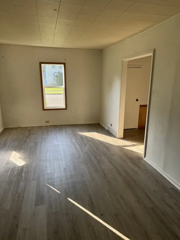 410 Lynd ST, Marshall, MN 56258