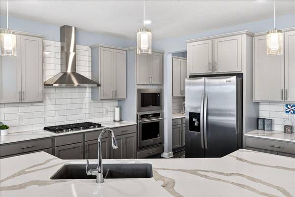 415 Prairie Rose LN, Waconia, MN 55387