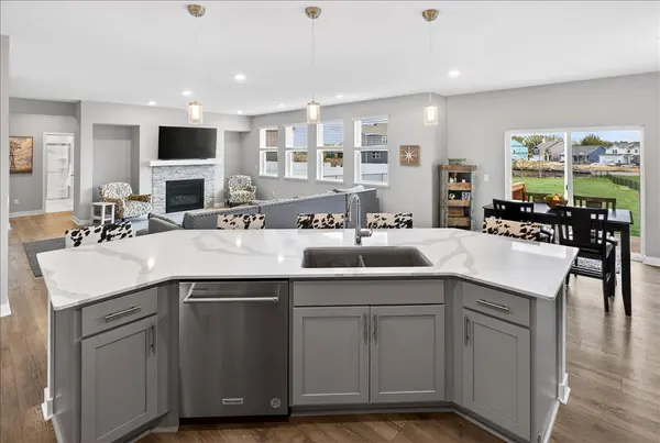 415 Prairie Rose LN, Waconia, MN 55387
