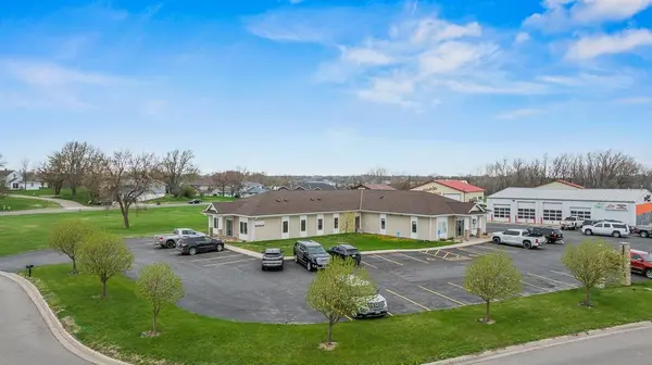 1240 Floyd Wild DR, Marshall, MN 56258