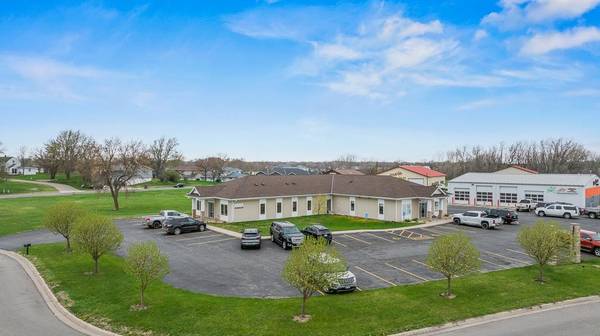 1240 Floyd Wild DR, Marshall, MN 56258