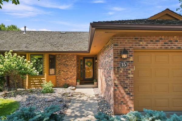 15 Anemone CIR, North Oaks, MN 55127
