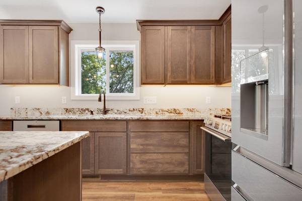 837 Sutherland ST, Somerset, WI 54025