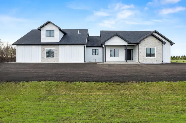 638 Norman DR, Kindred, ND 58051