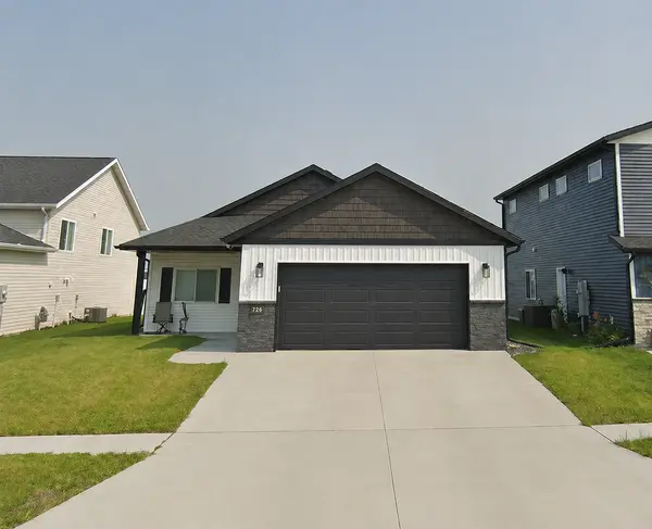 728 1st AVE, Horace, ND 58047