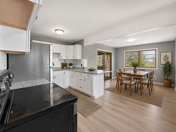 1697 Rose PL, Roseville, MN 55113