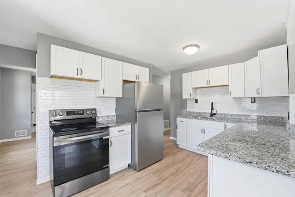1697 Rose PL, Roseville, MN 55113