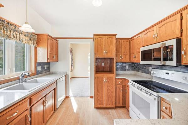 195 Goldfinch LN, Clearwater, MN 55320
