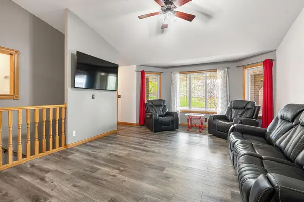 414 W Holly ST, Owatonna, MN 55060