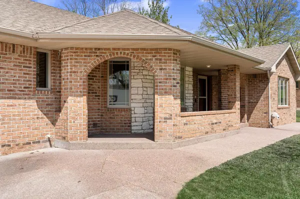 414 W Holly ST, Owatonna, MN 55060