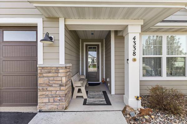 4338 Monarch DR, Woodbury, MN 55129