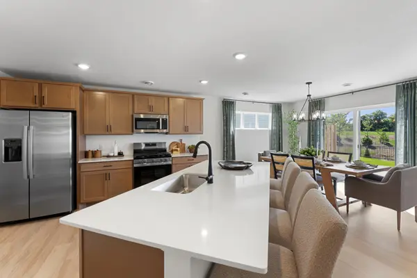 1036 Adamstown DR, Rosemount, MN 55068