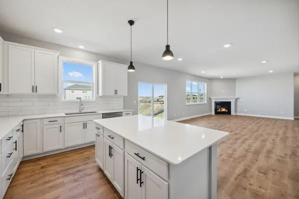 2084 Kestrel DR, Shakopee, MN 55379