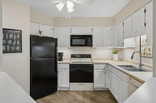 6500 Woodlake DR #710, Richfield, MN 55423
