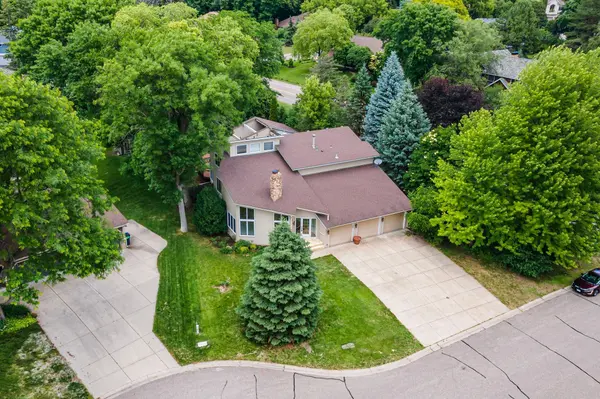 10300 27th Avenue N, Plymouth, MN 55441