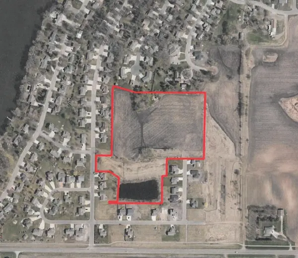 000 Roberts RD SW, Hutchinson, MN 55350