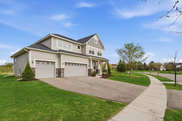 4042 Grand Chevalle Pkwy, Chaska, MN 55318