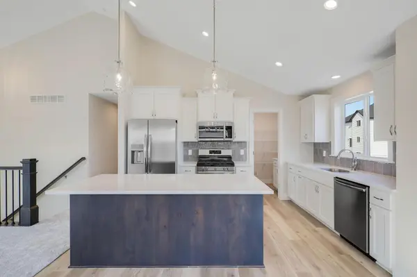 13601 Arrowhead WAY, Rosemount, MN 55068