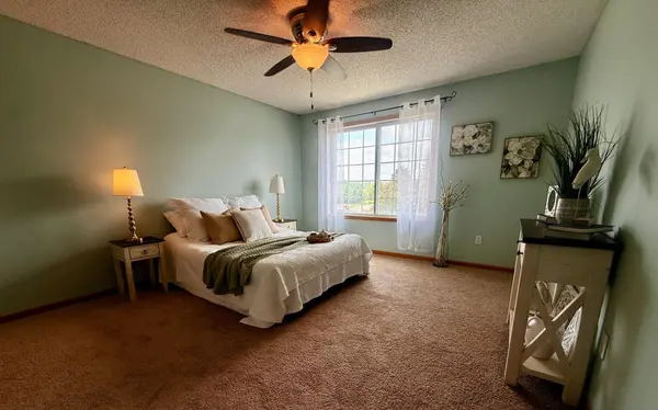 1825 Southcross DR W #2306, Burnsville, MN 55306
