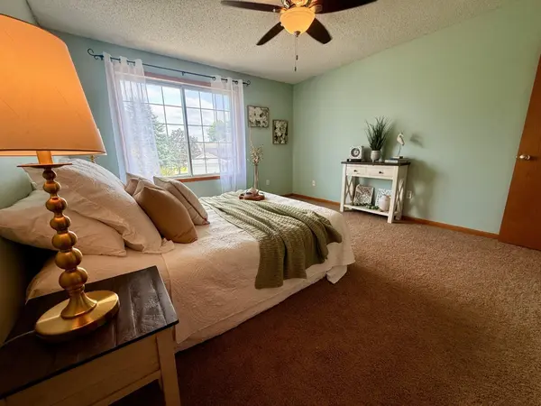 1825 Southcross DR W #2306, Burnsville, MN 55306