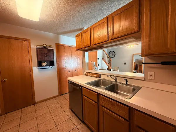 1825 Southcross DR W #2306, Burnsville, MN 55306