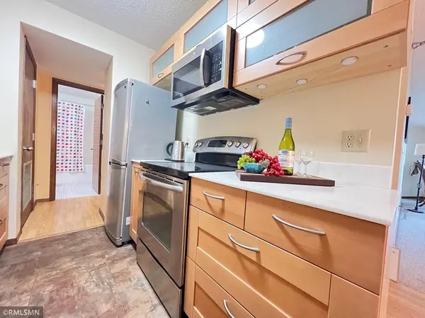26 10th ST W #607, Saint Paul, MN 55102