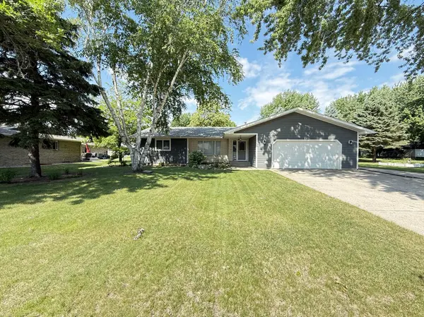 111 Buckeye DR, Montevideo, MN 56265