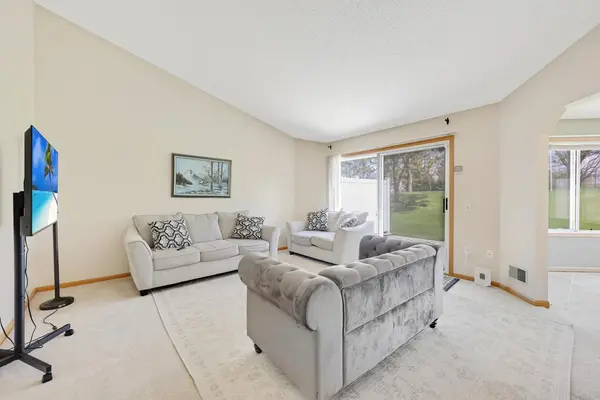 9462 Prairieview TRL N, Champlin, MN 55316