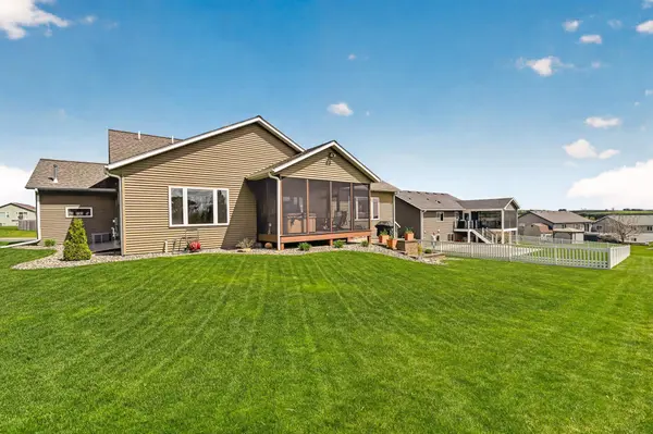 847 Golfview AVE, Zumbrota, MN 55992