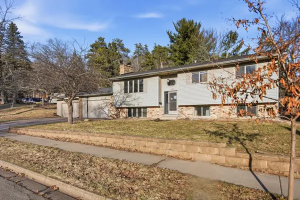 1907 Gernentz LN, Red Wing, MN 55066