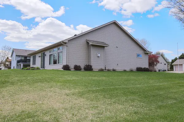 298 Kusilek ST, River Falls, WI 54022