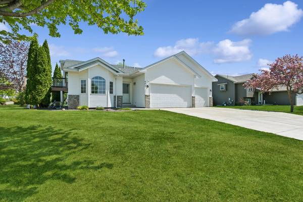 402 13th AVE NE, Buffalo, MN 55313