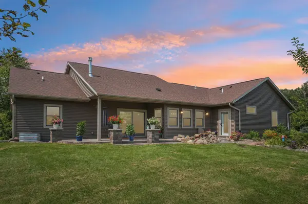 376 220th ST, Osceola, WI 54020
