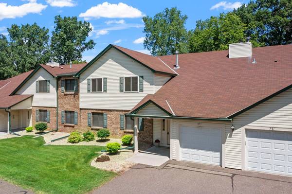 977 Heritage CT E, Vadnais Heights, MN 55127