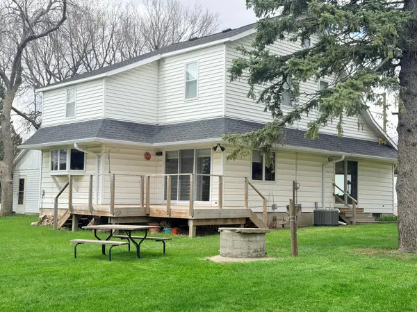 451 Paul AVE, Lake Wilson, MN 56151
