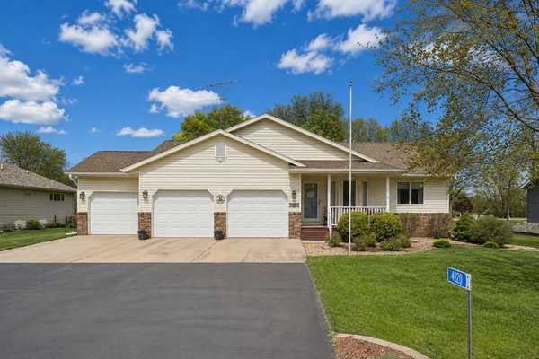 4820 Echo CT, Faribault, MN 55021