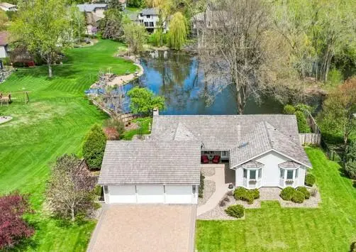 7423 Hyde Park LN, Edina, MN 55439