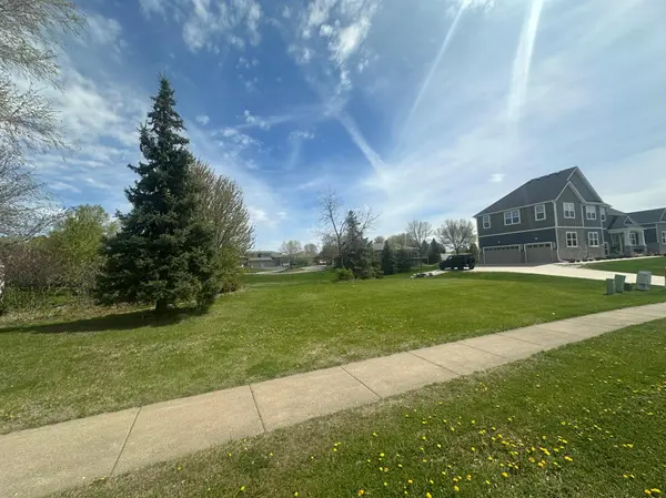 14487 Wilds Parkway NW, Prior Lake, MN 55372