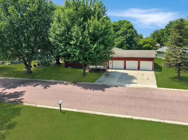 431 Spring ST, Tracy, MN 56175