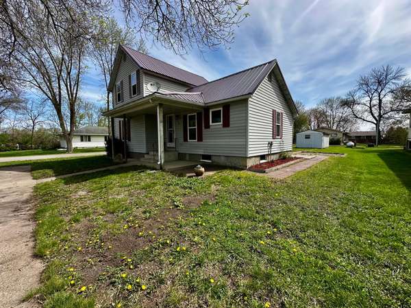 390 N Broadway ST, Vesta, MN 56292