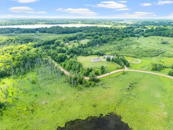 2490 Deer DR, Stanchfield, MN 55080