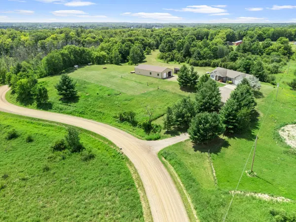 2490 Deer DR, Stanchfield, MN 55080