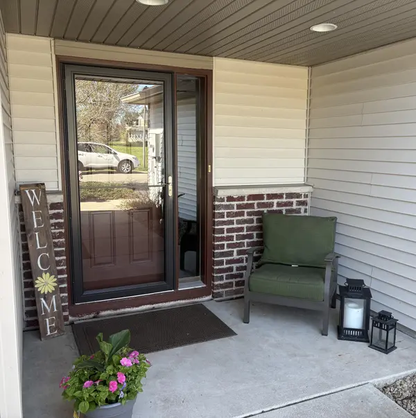 19595 Prairieview DR, Rogers, MN 55374