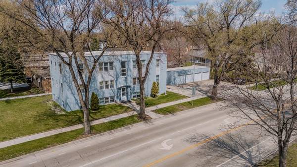 517 12th AVE N, Fargo, ND 58102