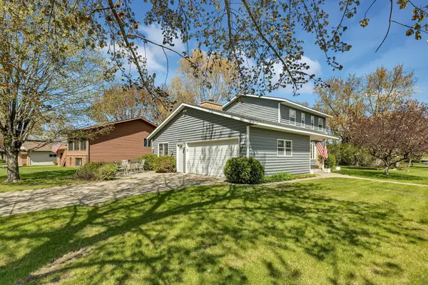 2973 Aurora LN, Saint Cloud, MN 56303